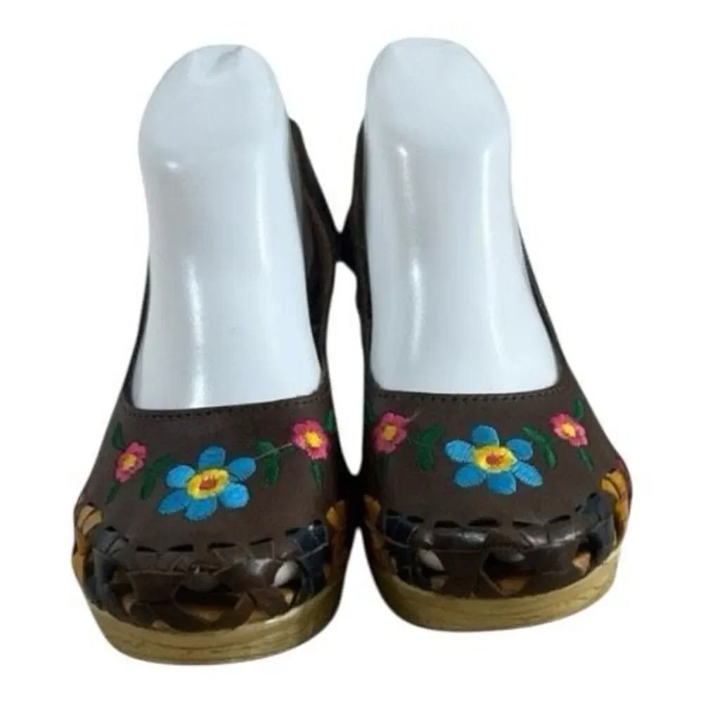Handmade Leather Huarache Wedge Size 7 Brown Floral Embroidered Mexico Heels
